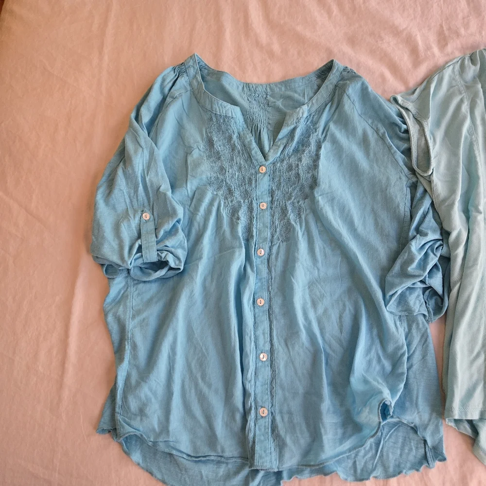 Nine West Two tops: teal blue and aqua soft blouse tops - Picture 4 of 9